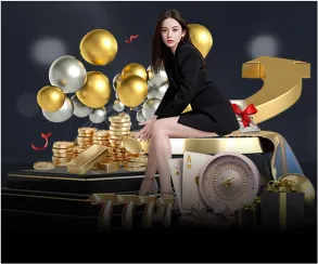 Hình ảnh hai chú gà đang thi đấu tại sàn đá gà trực tuyến ok22 trang chủ chính thức